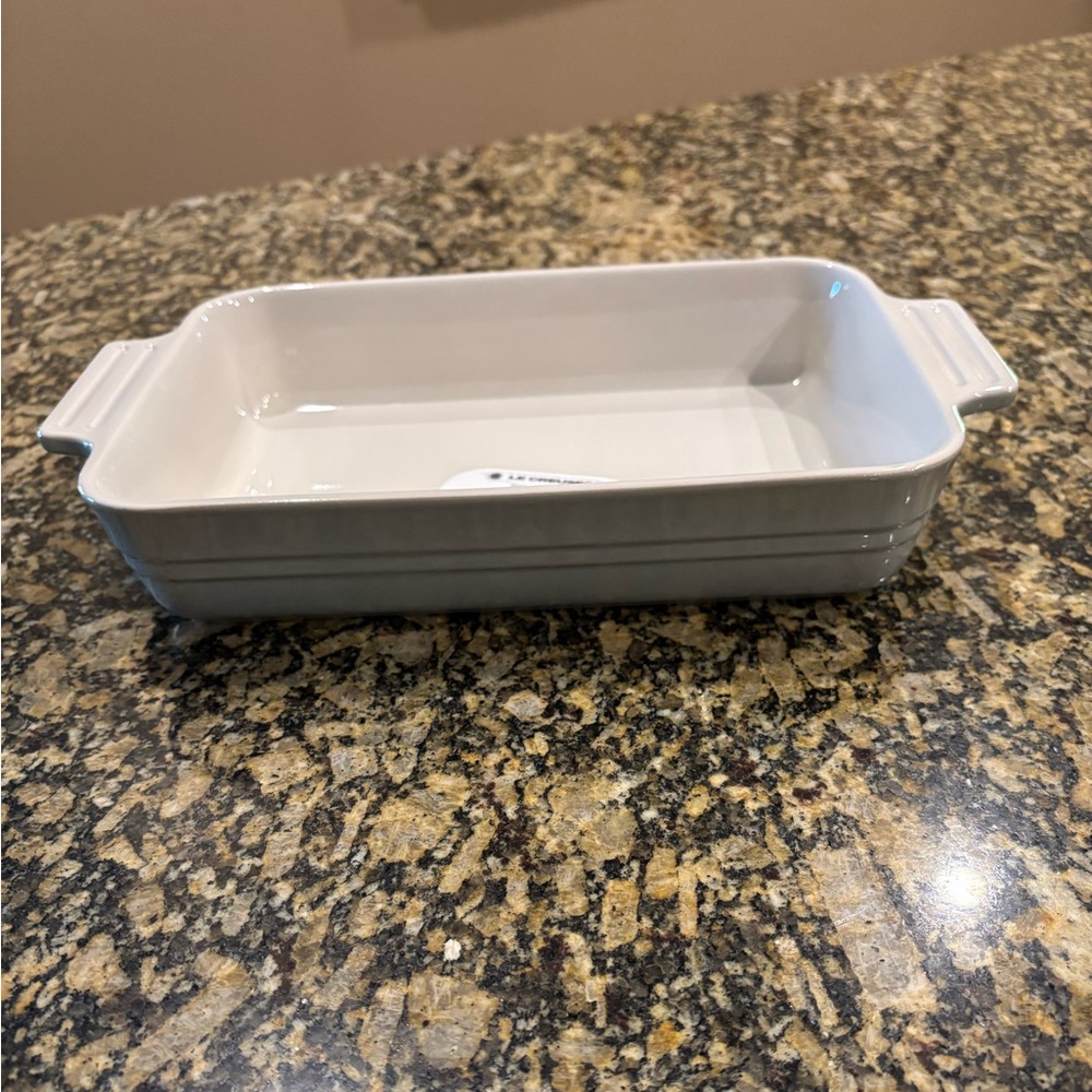 NWT Le Creuset Stoneware Baking Dish in “Pistachio”